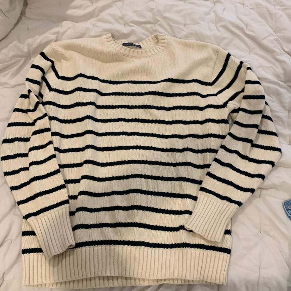 Brandy Melville Brianna Sweater